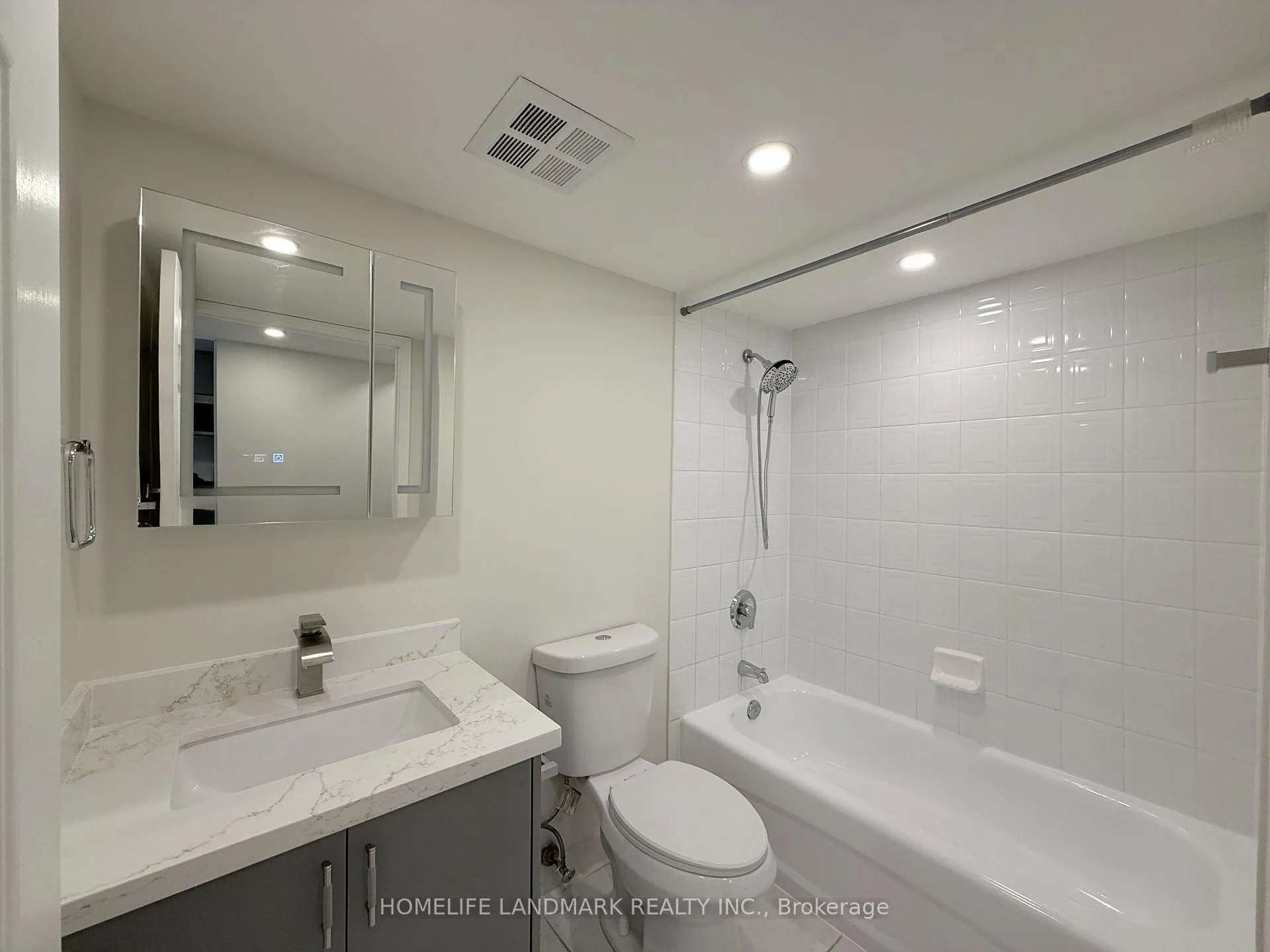 Photo 17 of Unit 727, 230 Queens Quay W, Toronto, Waterfront Communities — HOMEH