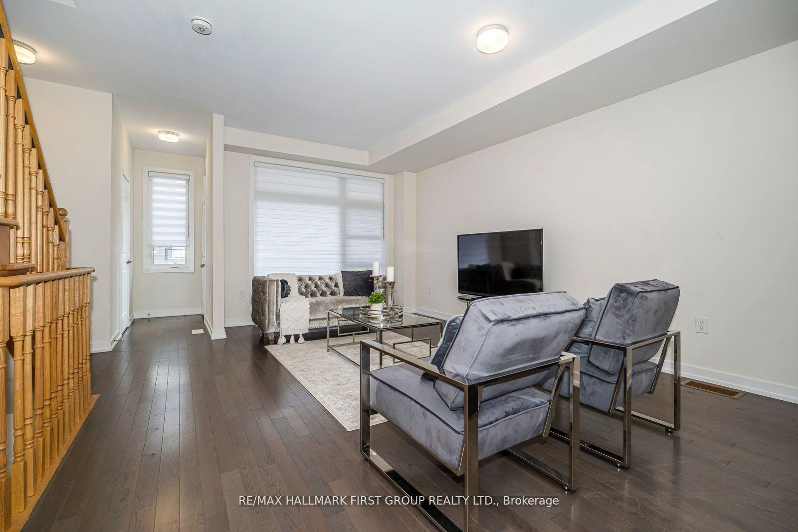 Photo 5 of 2519 Castlegate Crossing, Pickering, Duffin Heights — HOMEH