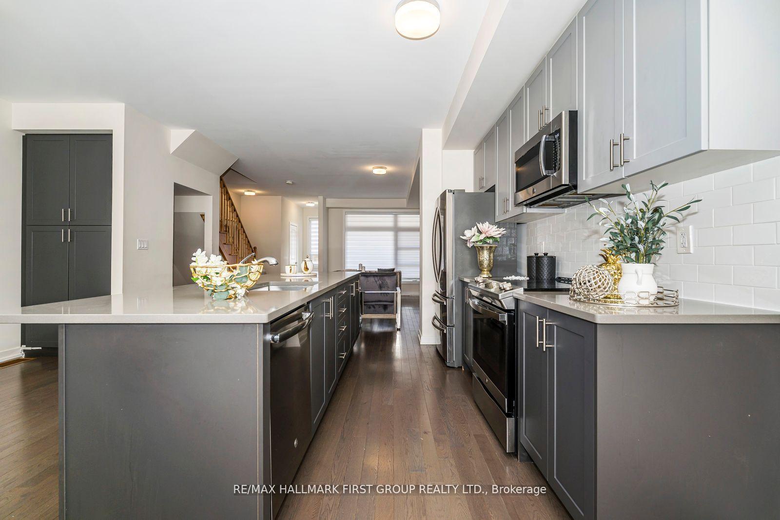 Photo 11 of 2519 Castlegate Crossing, Pickering, Duffin Heights — HOMEH