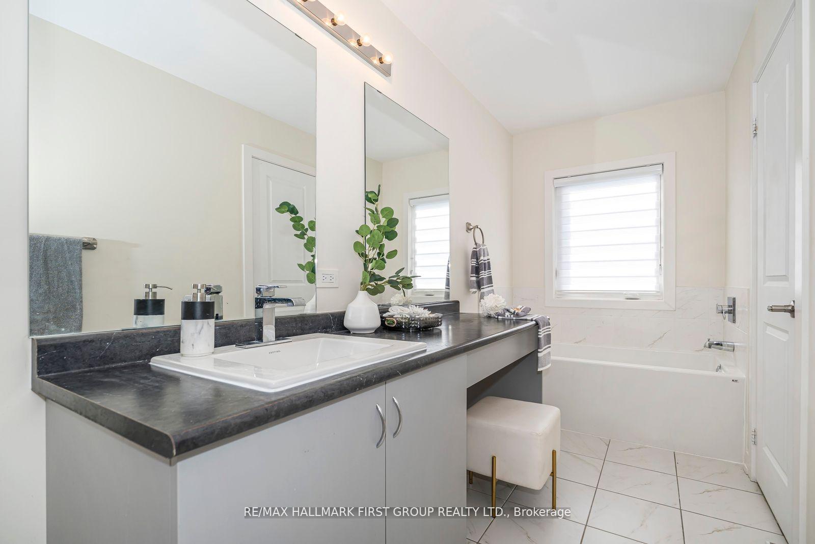 Photo 25 of 2519 Castlegate Crossing, Pickering, Duffin Heights — HOMEH