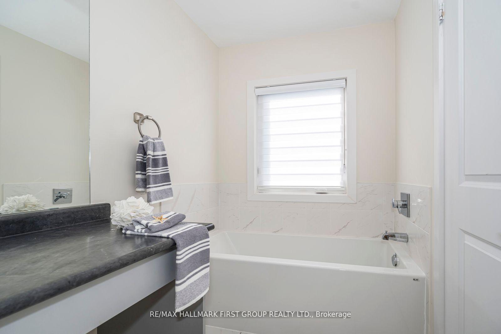 Photo 26 of 2519 Castlegate Crossing, Pickering, Duffin Heights — HOMEH