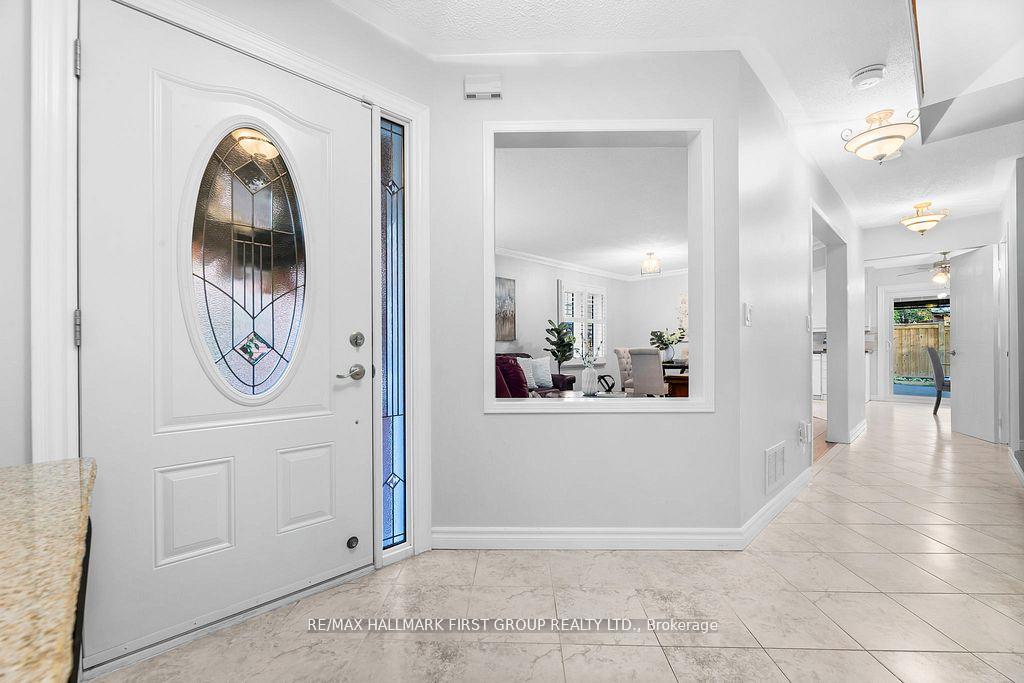 Photo 3 of 122 Thicket Crescent, Pickering, Highbush — HOMEH