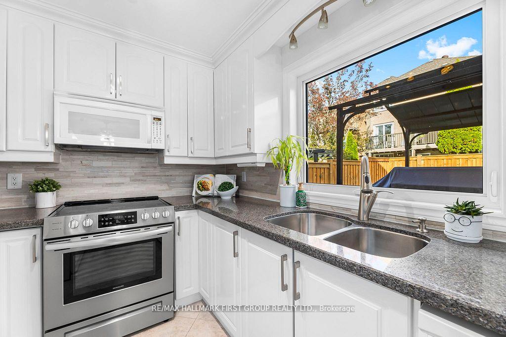 Photo 13 of 122 Thicket Crescent, Pickering, Highbush — HOMEH
