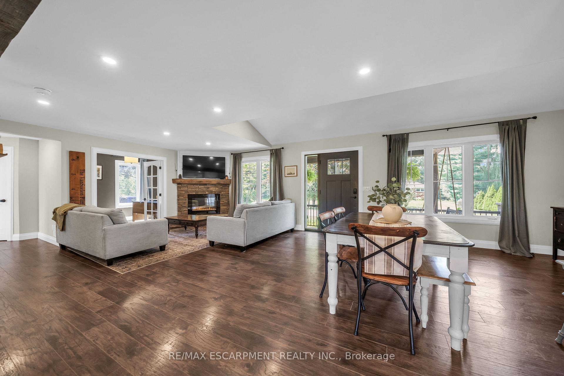 Photo 12 of 1793 Balfour Street, Pelham, North Pelham — HOMEH