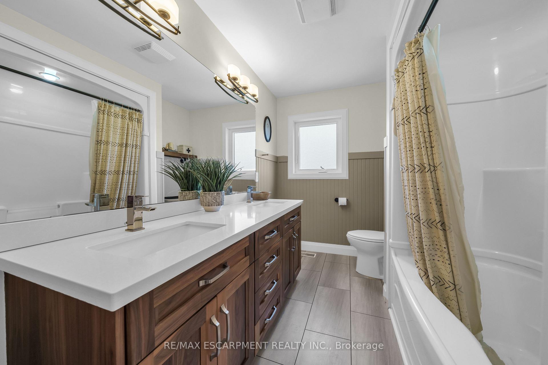 Photo 16 of 1793 Balfour Street, Pelham, North Pelham — HOMEH