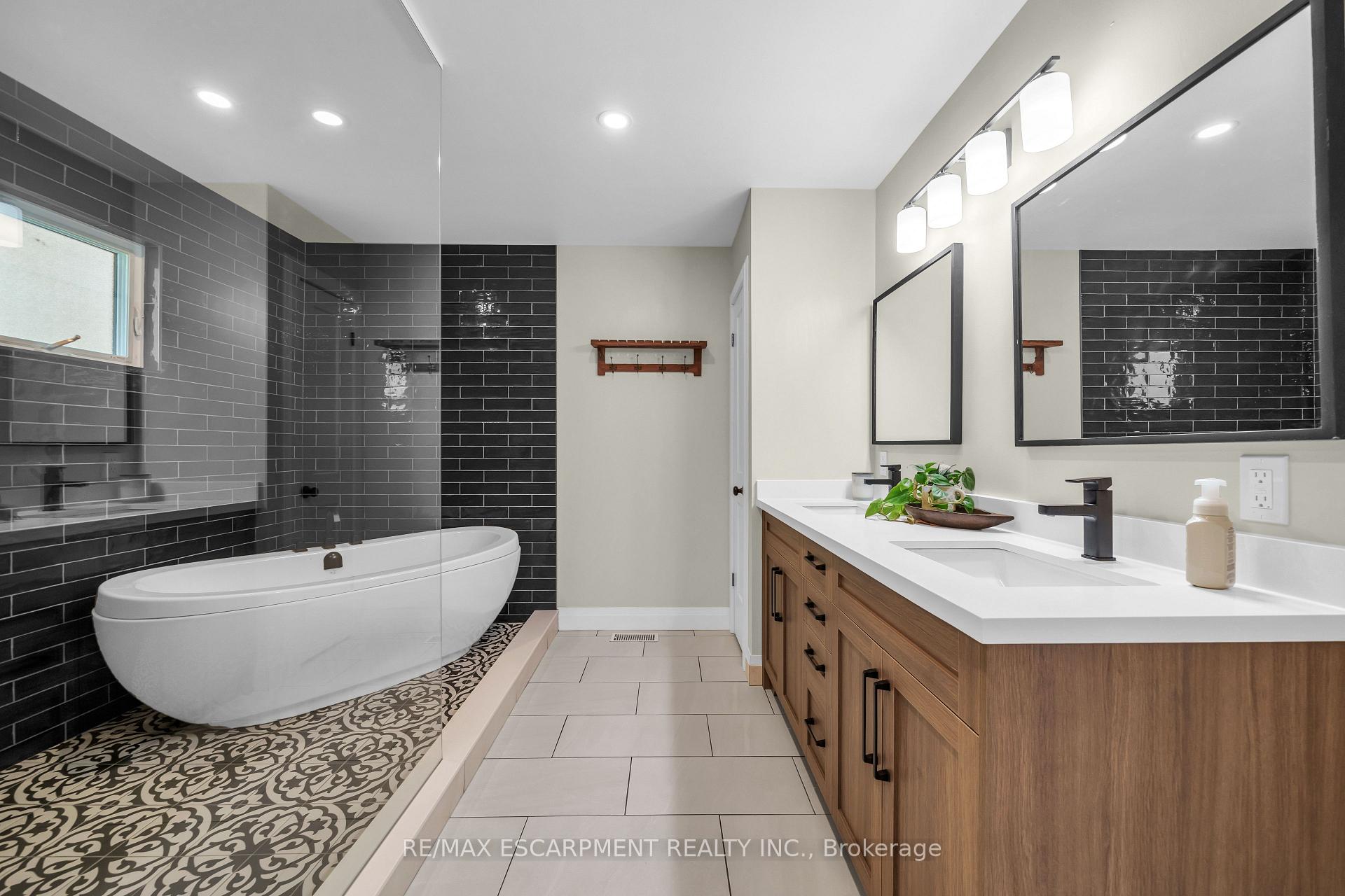 Photo 22 of 1793 Balfour Street, Pelham, North Pelham — HOMEH