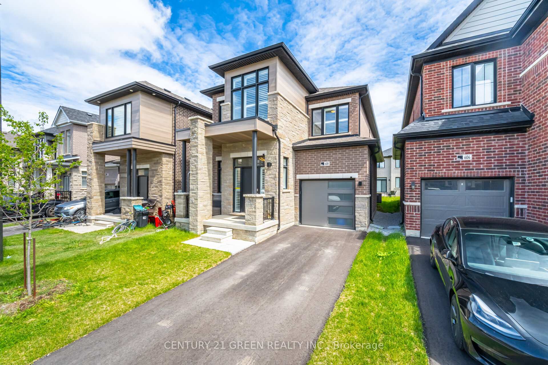 Photo 10 of 608 Leatherleaf Landing, Milton, Cobban — HOMEH