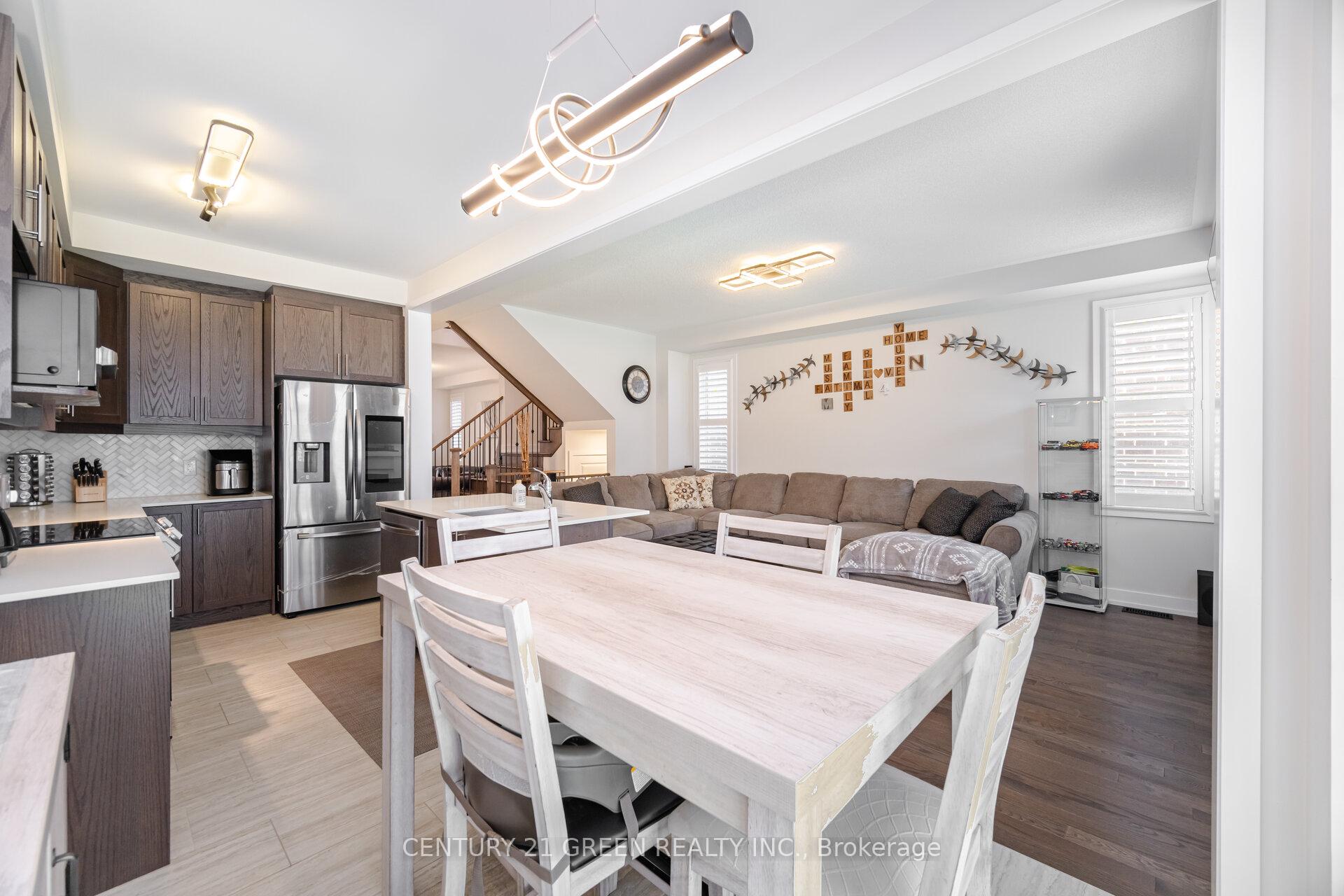 Photo 32 of 608 Leatherleaf Landing, Milton, Cobban — HOMEH