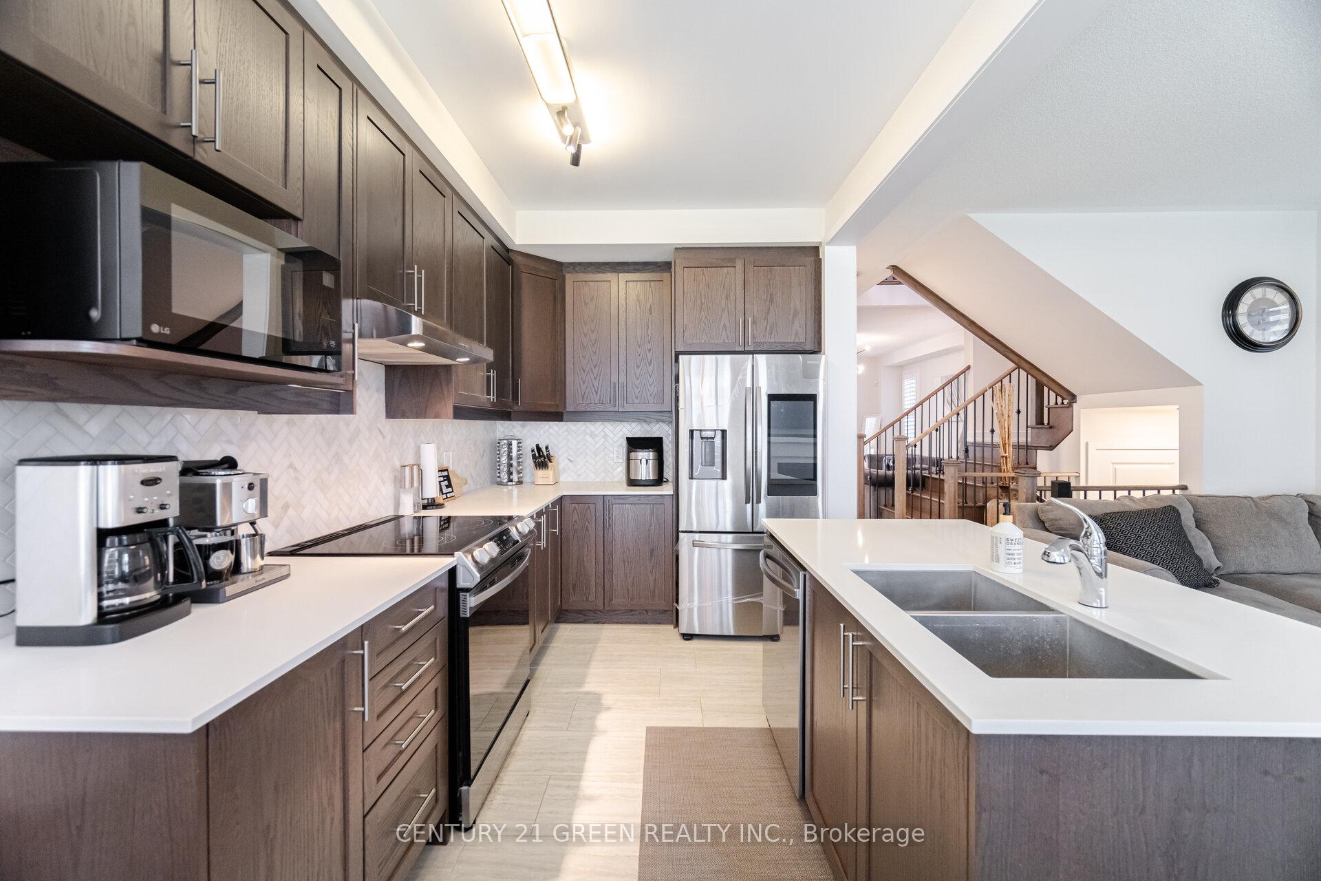 Photo 9 of 608 Leatherleaf Landing, Milton, Cobban — HOMEH