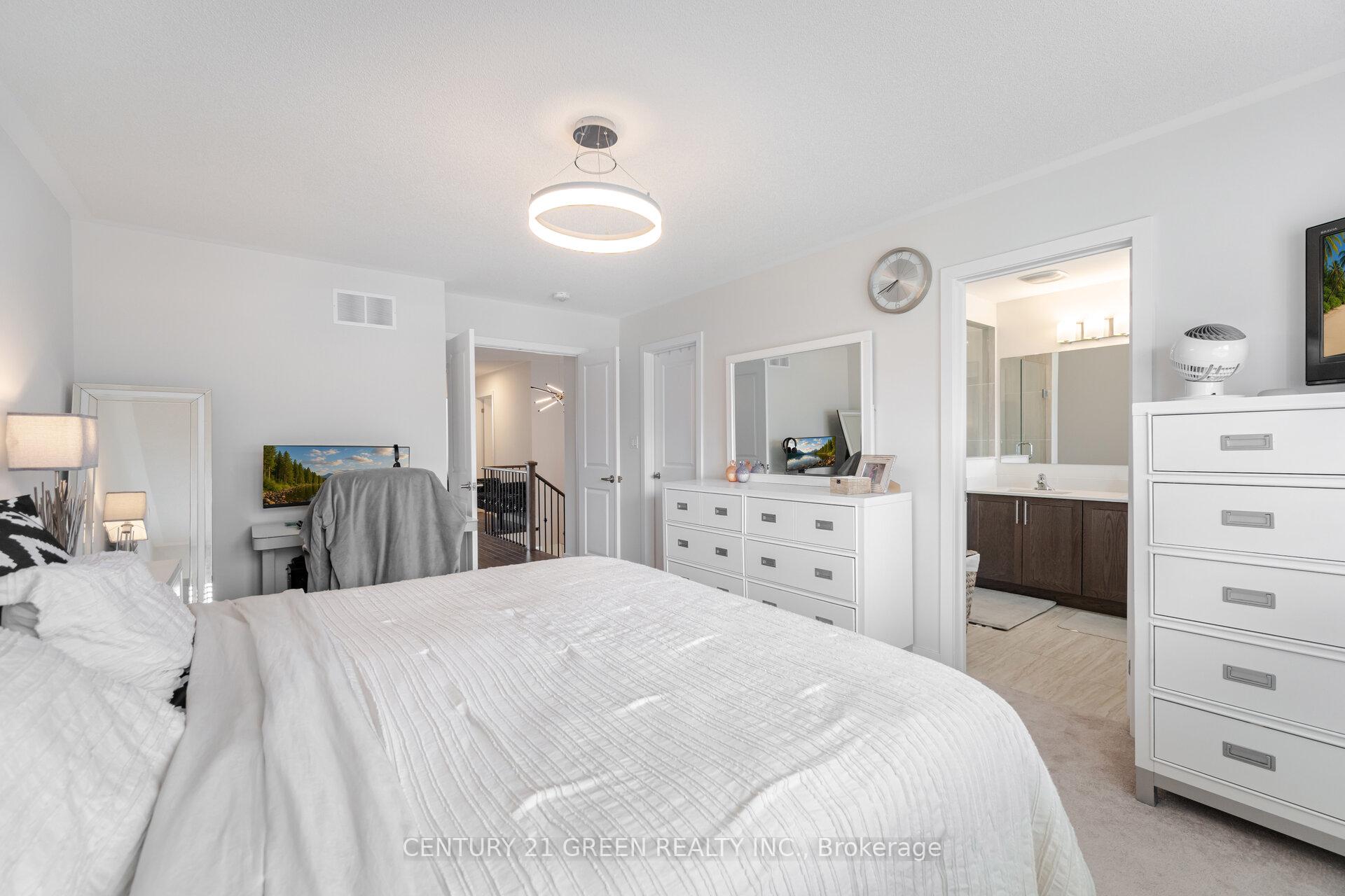 Photo 31 of 608 Leatherleaf Landing, Milton, Cobban — HOMEH