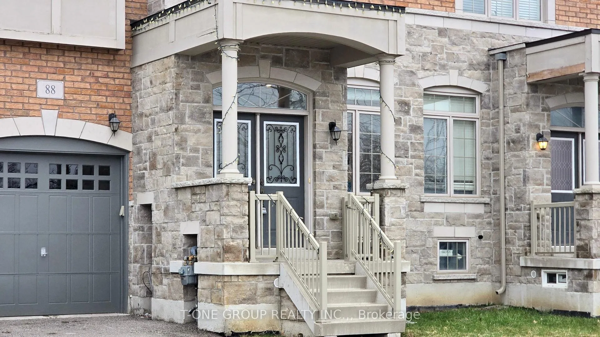 Photo 2 of 88 Christian Ritter Drive, Markham, Berczy — HOMEH