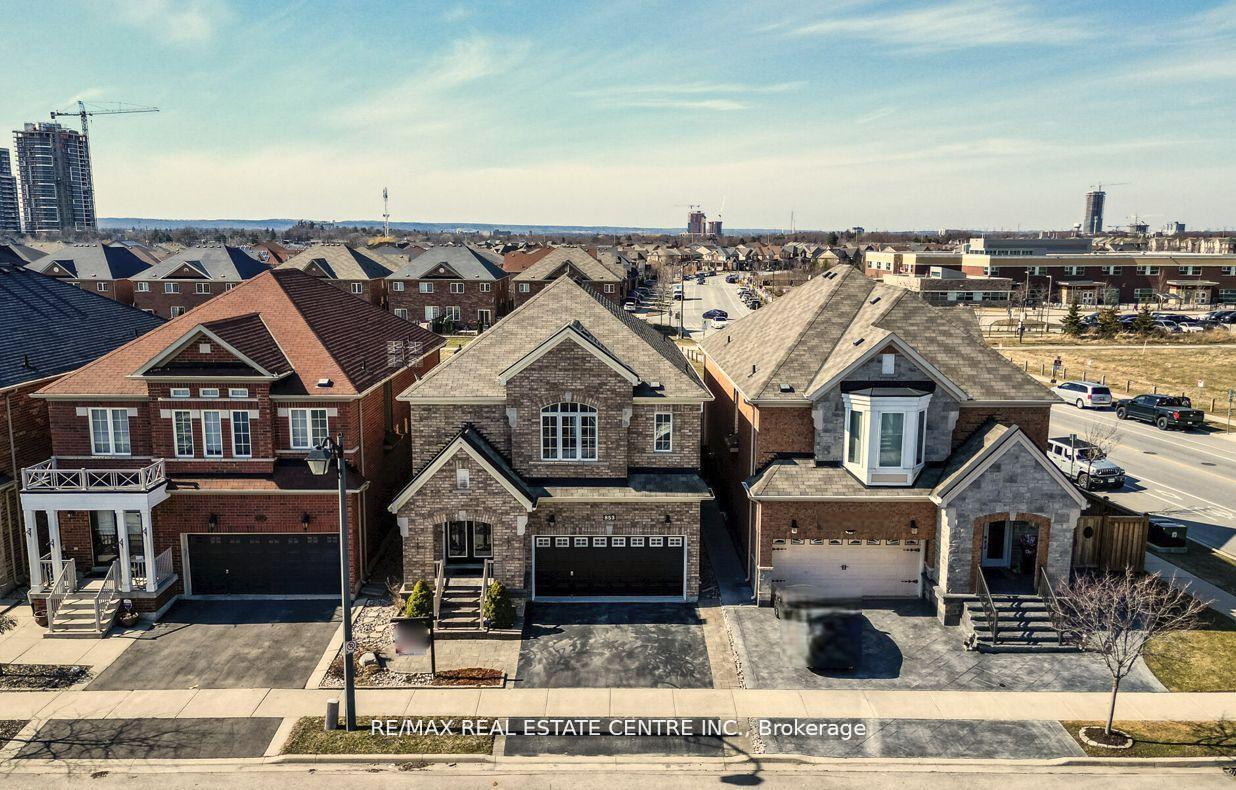 Photo 2 of 853 Stoutt Crescent, Milton, Coates — HOMEH