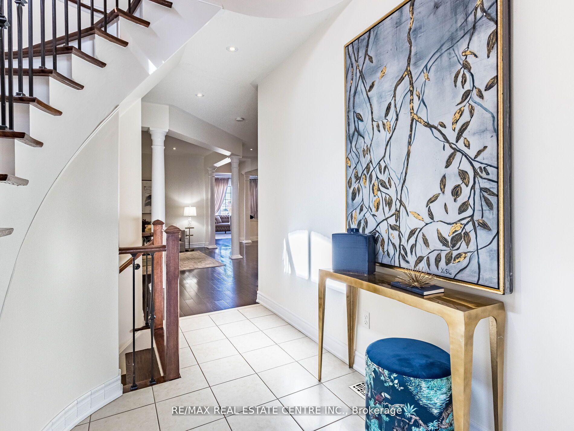 Photo 6 of 853 Stoutt Crescent, Milton, Coates — HOMEH