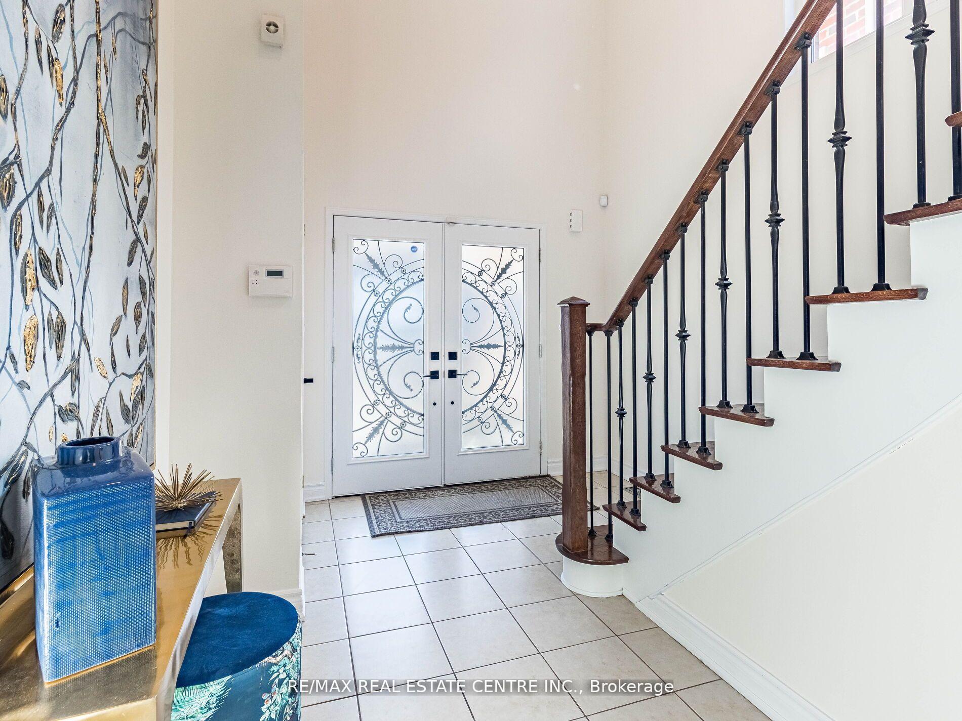 Photo 7 of 853 Stoutt Crescent, Milton, Coates — HOMEH