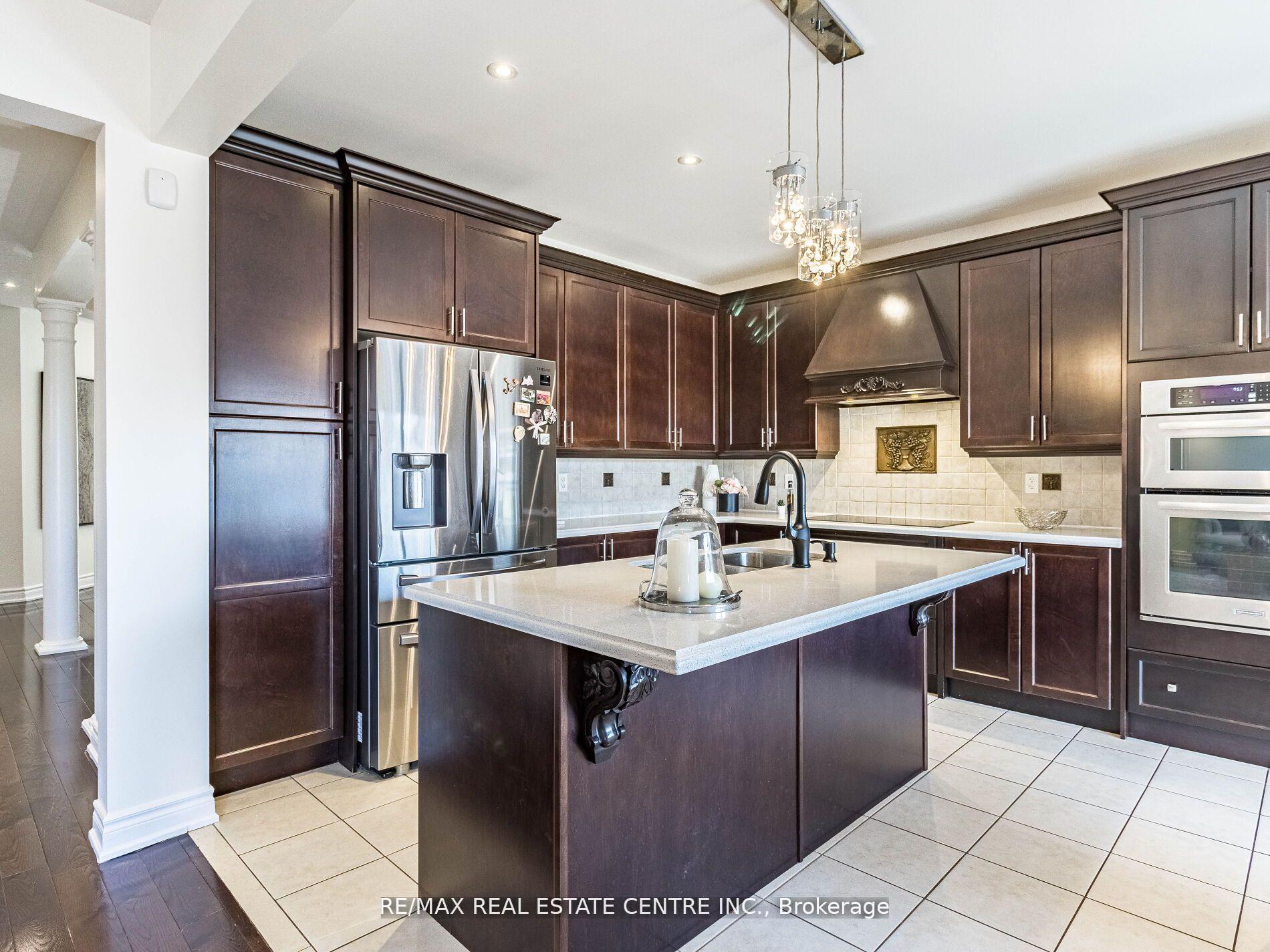 Photo 20 of 853 Stoutt Crescent, Milton, Coates — HOMEH