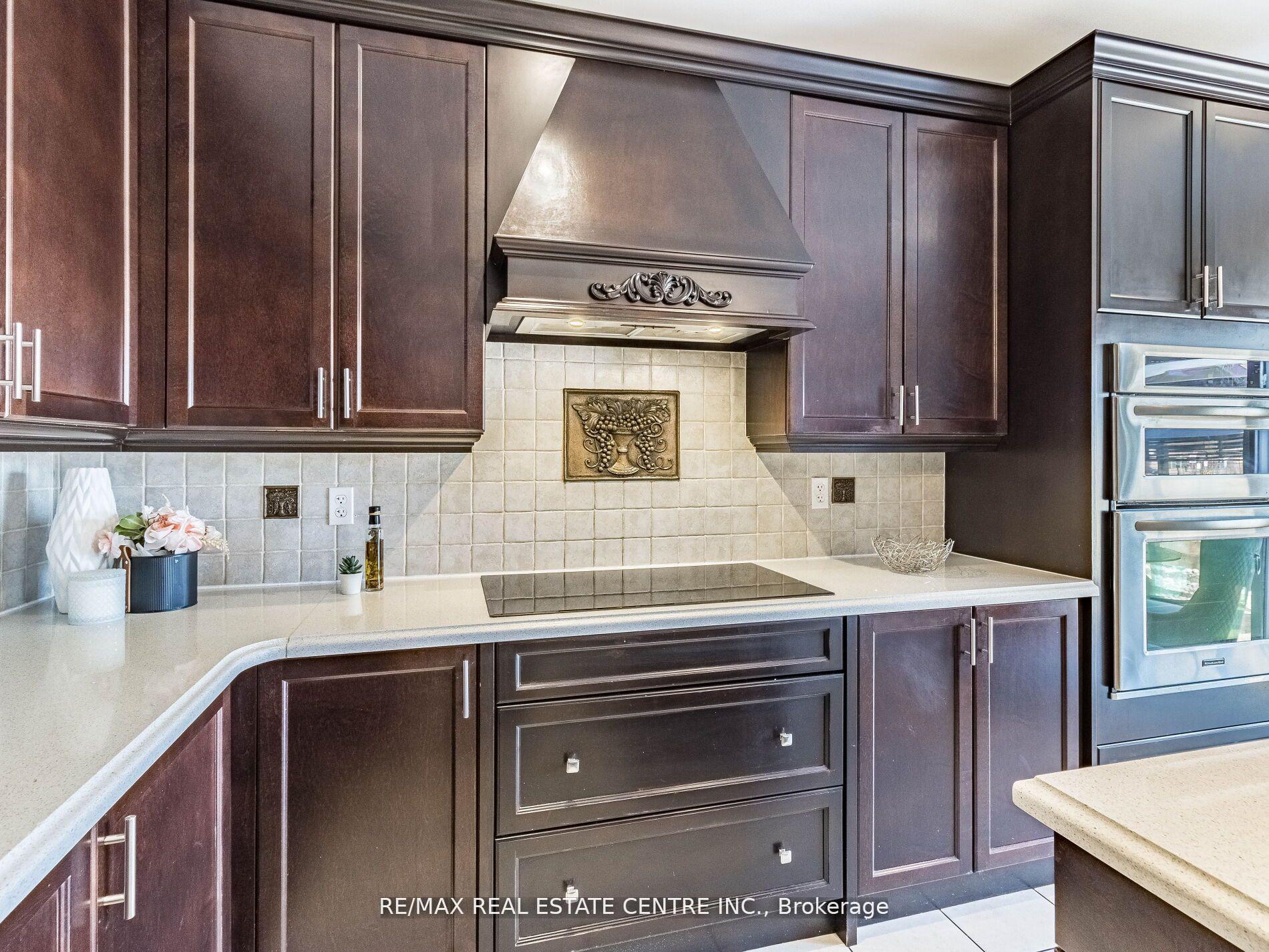 Photo 23 of 853 Stoutt Crescent, Milton, Coates — HOMEH