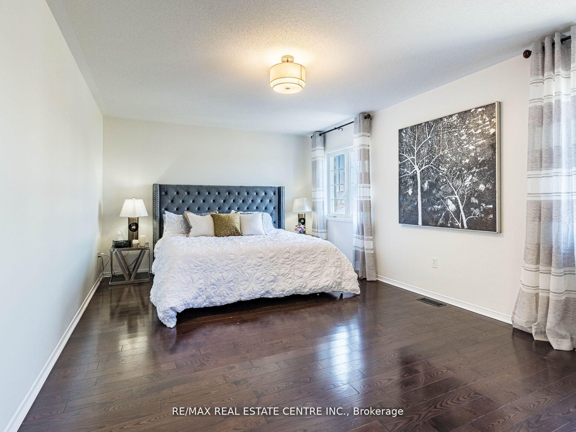 Photo 27 of 853 Stoutt Crescent, Milton, Coates — HOMEH
