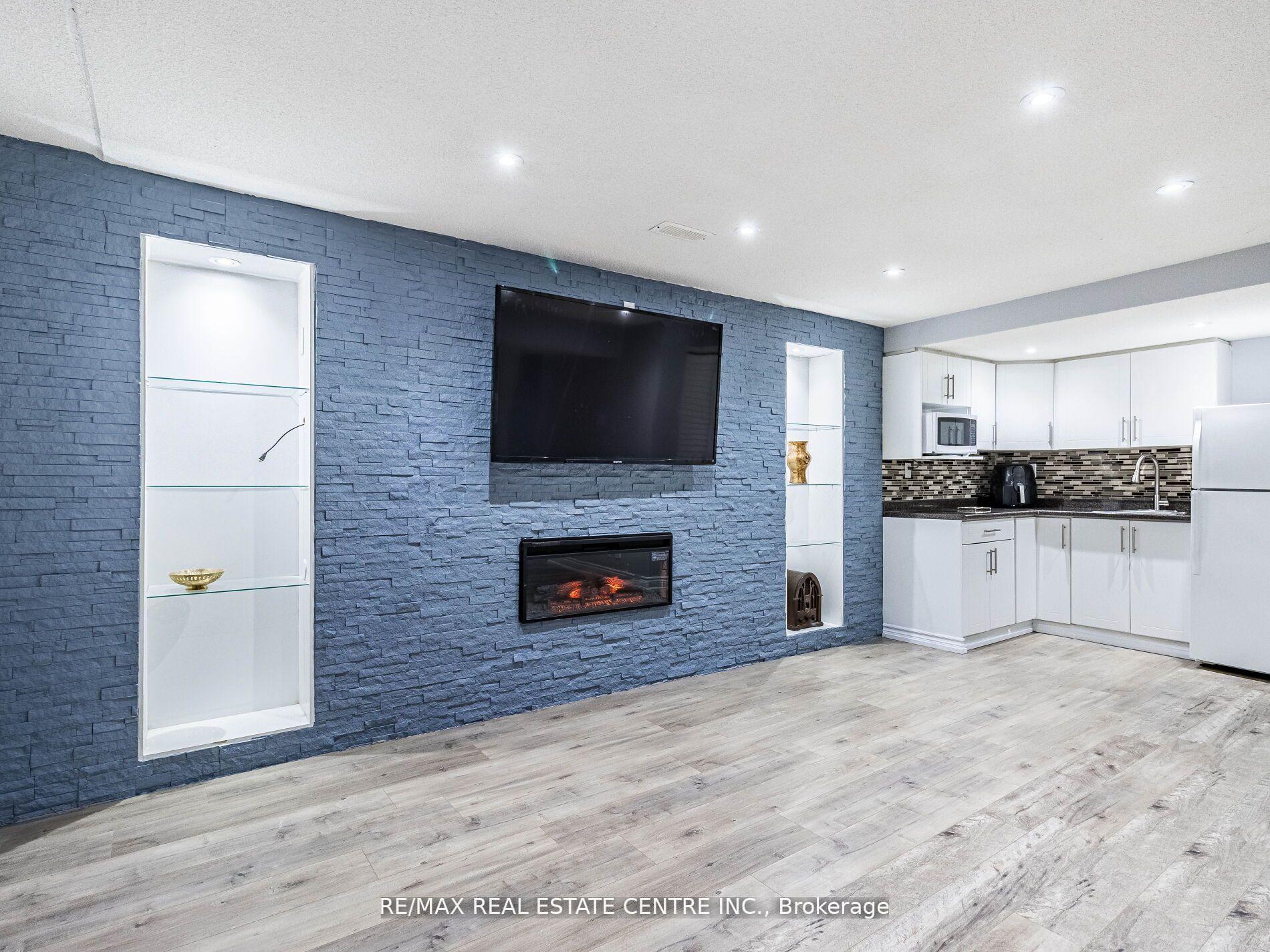 Photo 34 of 853 Stoutt Crescent, Milton, Coates — HOMEH