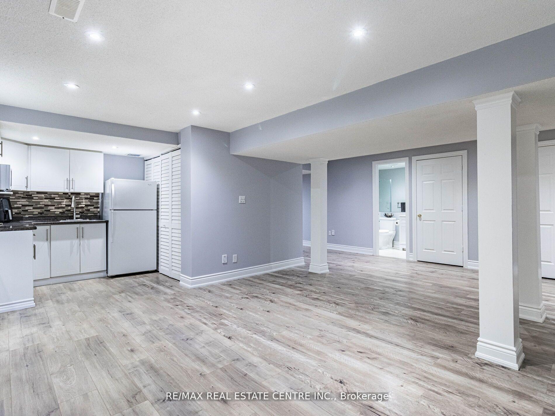 Photo 35 of 853 Stoutt Crescent, Milton, Coates — HOMEH