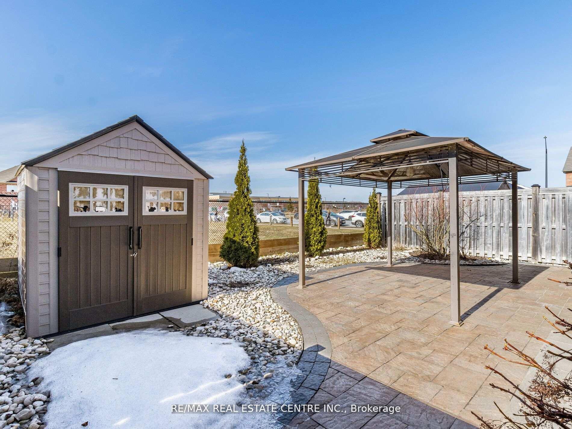 Photo 38 of 853 Stoutt Crescent, Milton, Coates — HOMEH