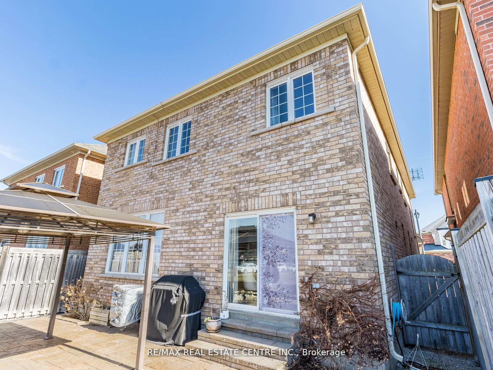 Photo 39 of 853 Stoutt Crescent, Milton, Coates — HOMEH
