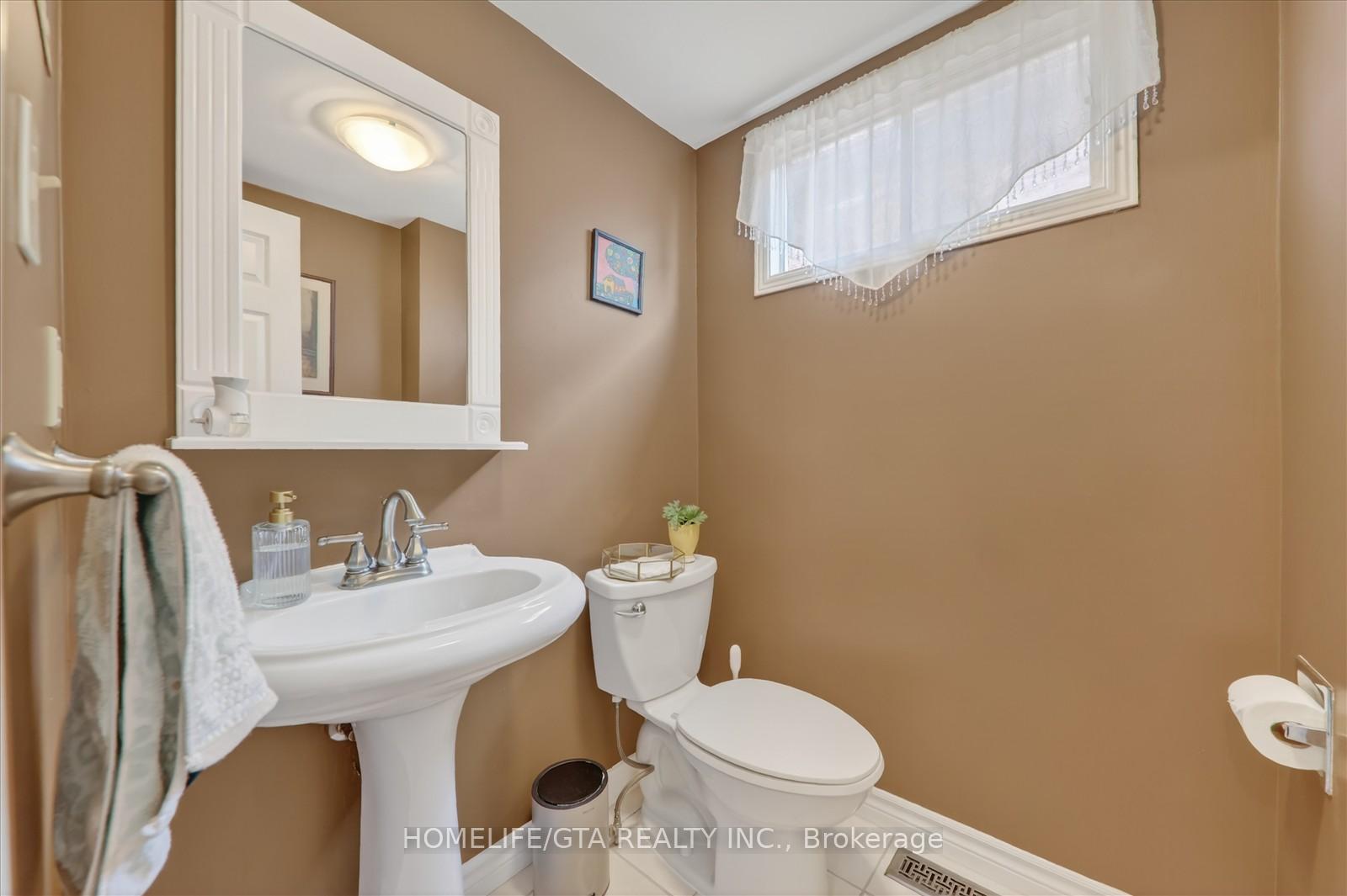 Photo 10 of 1865 Brookshire Square, Pickering, Liverpool — HOMEH