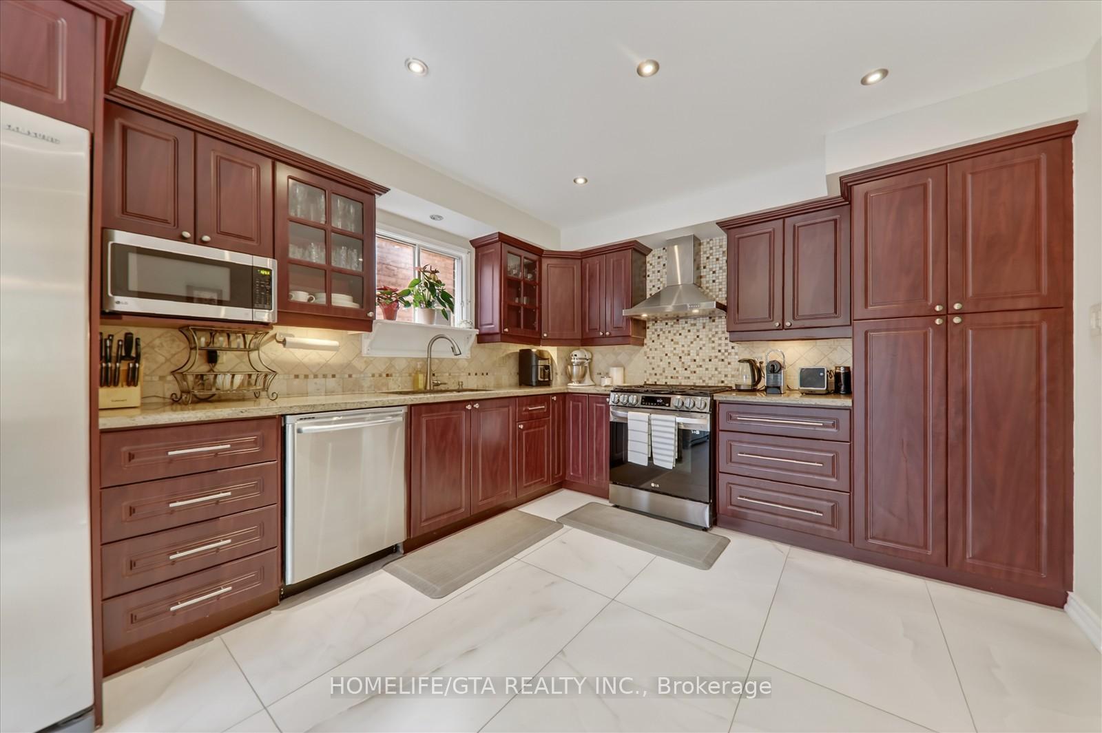 Photo 11 of 1865 Brookshire Square, Pickering, Liverpool — HOMEH
