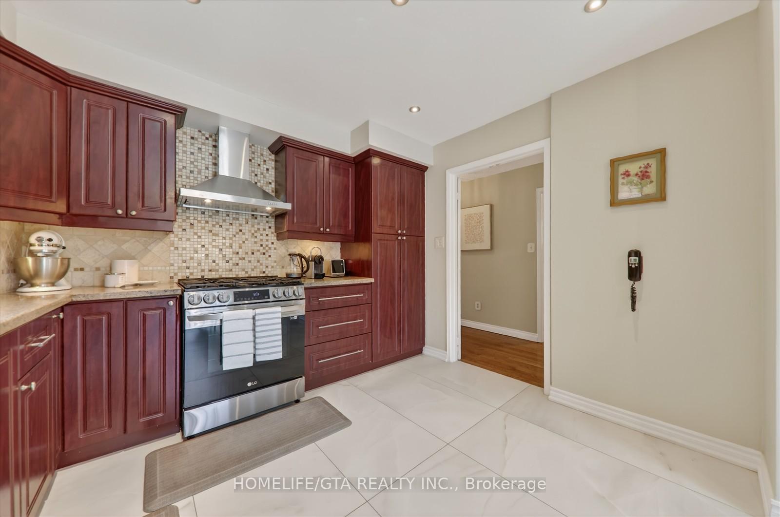 Photo 13 of 1865 Brookshire Square, Pickering, Liverpool — HOMEH