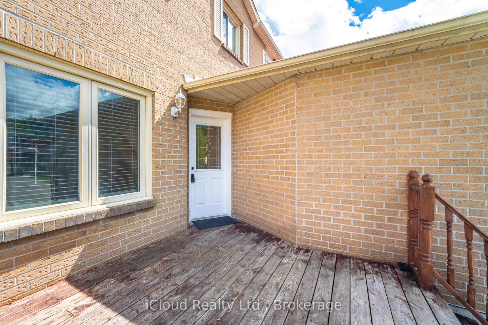 Photo 4 of Unit Upper LVL, 2015 Shay Drive, Pickering, Brock Ridge — HOMEH