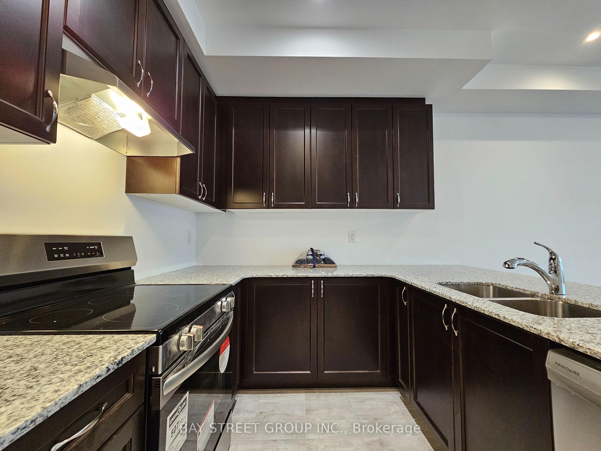 Photo 14 of 1829 Thames Circle, Milton, Bowes — HOMEH