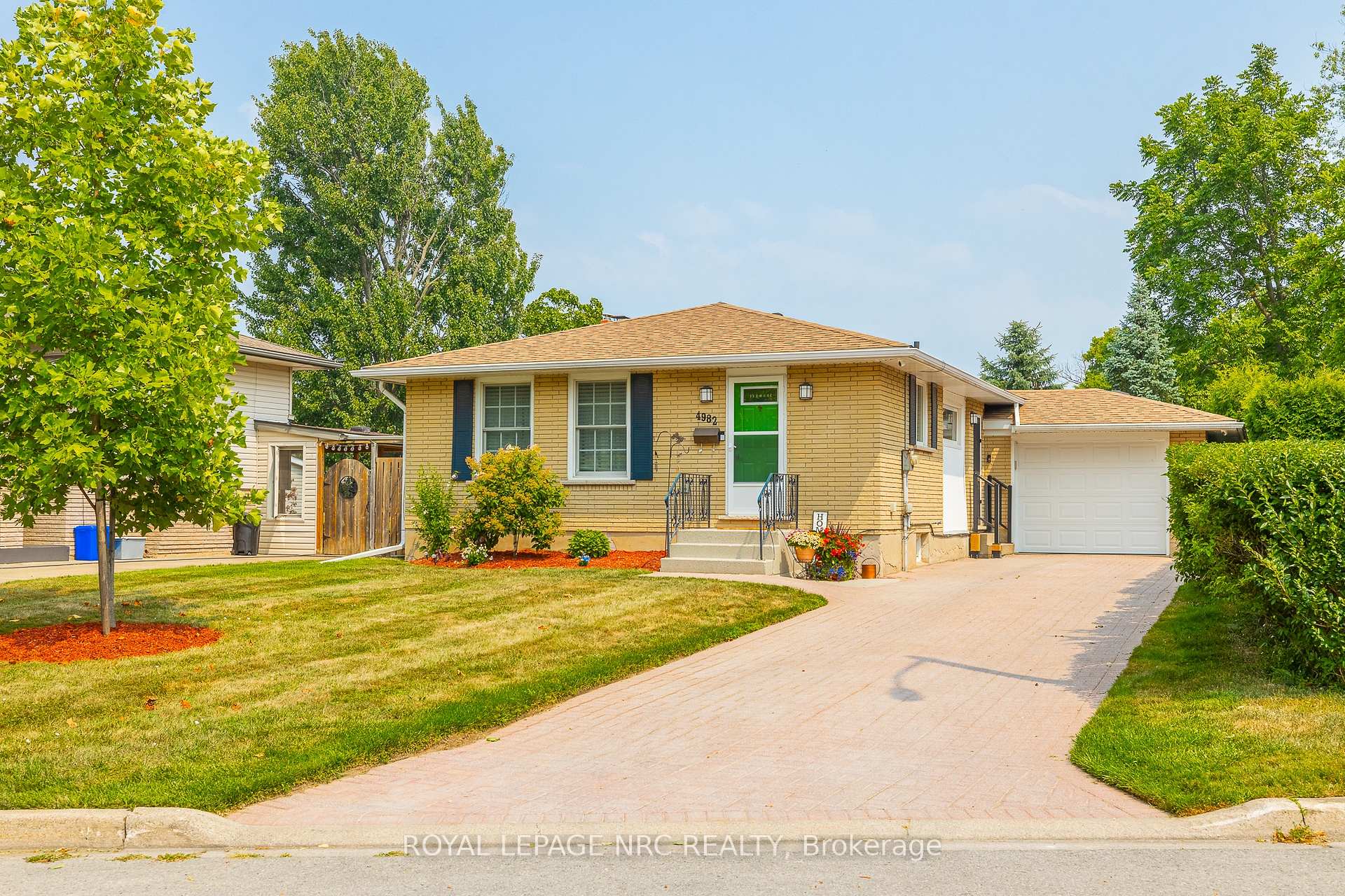 Front of 4982 Epsom Court