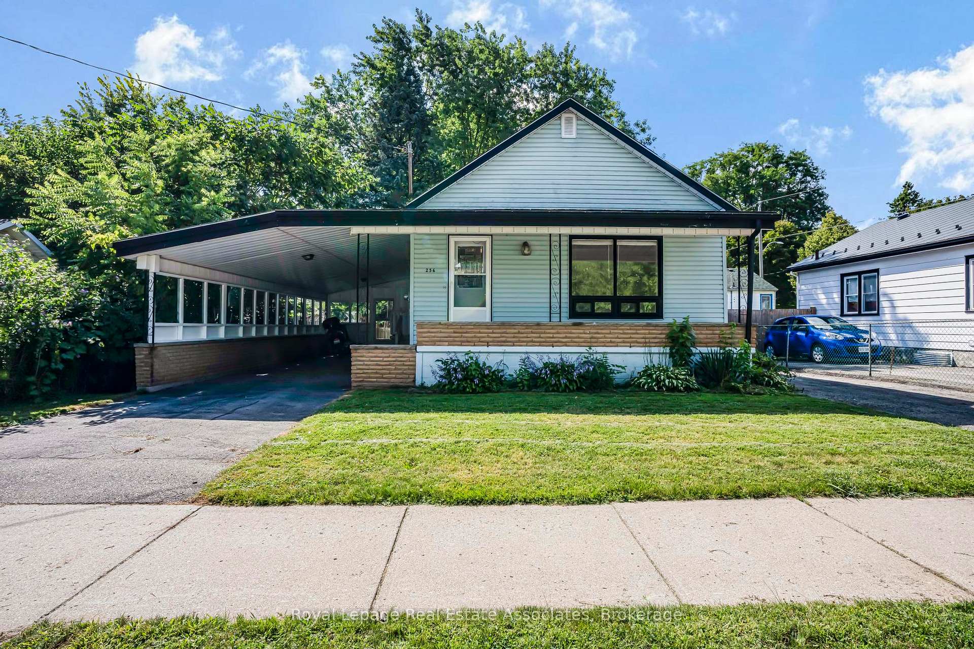 Photo 1 of 256 Chapel Street, Norfolk, Simcoe — HOMEH