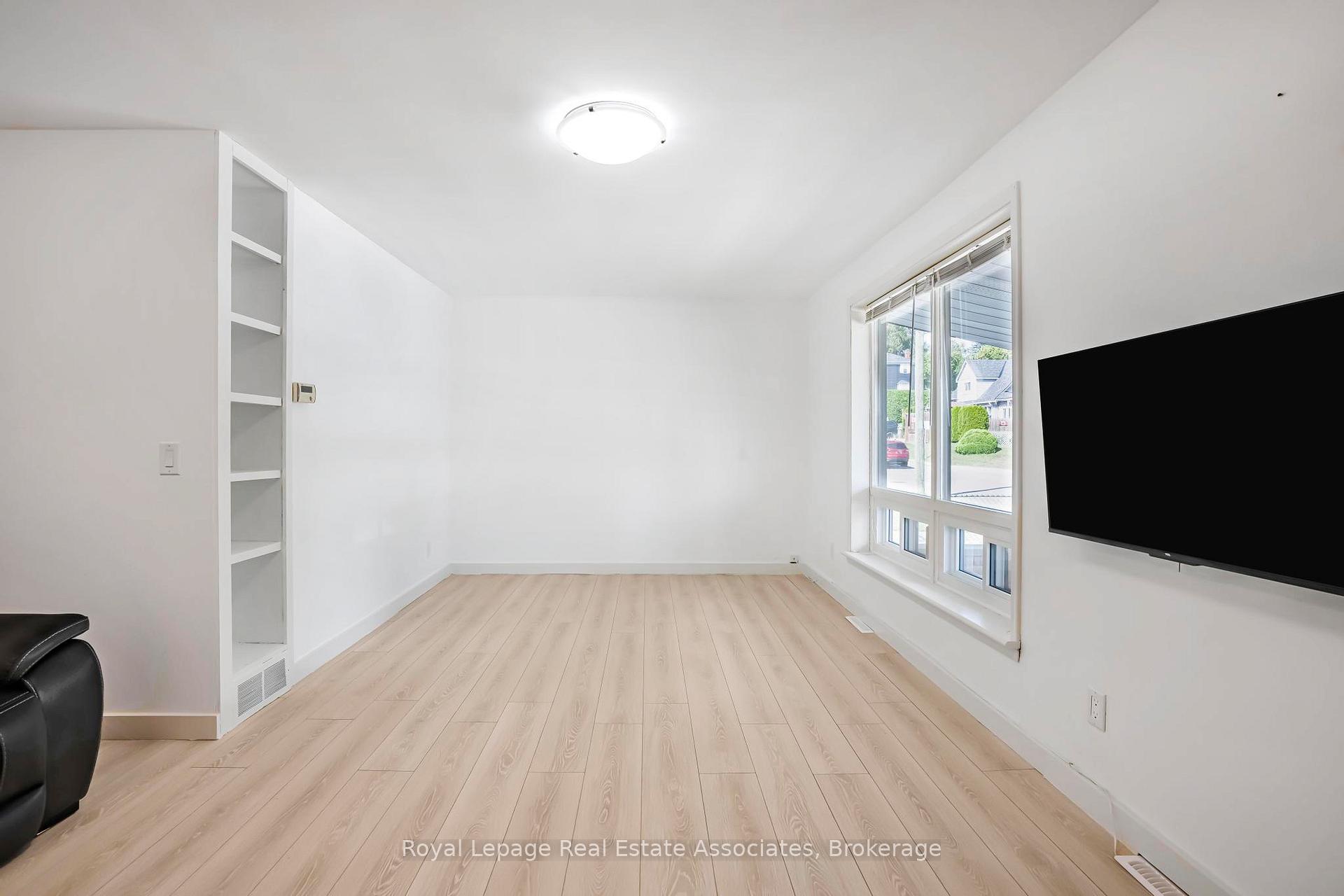 Photo 6 of 256 Chapel Street, Norfolk, Simcoe — HOMEH
