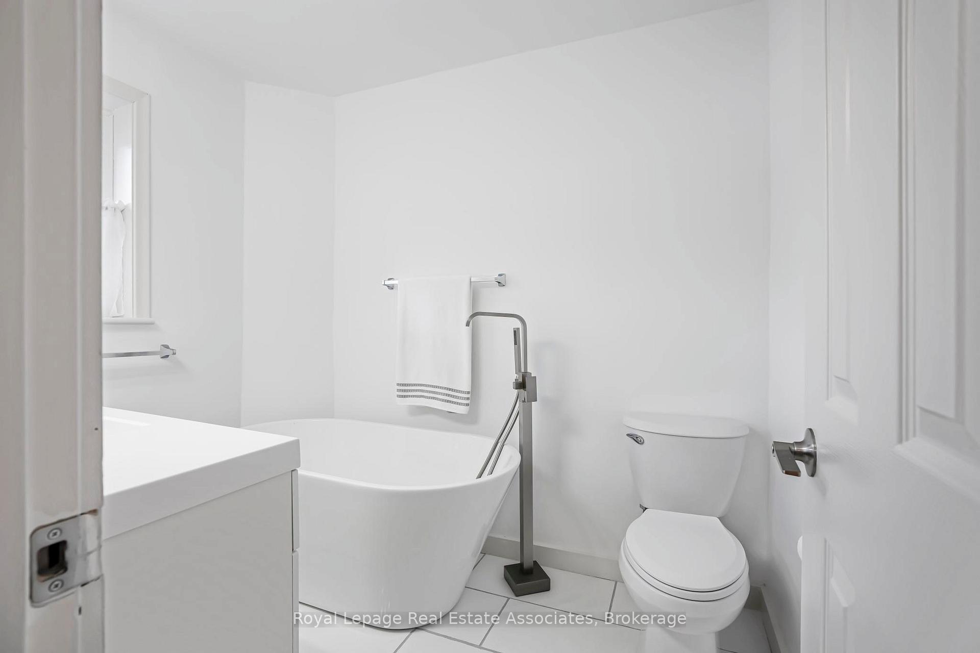 Photo 12 of 256 Chapel Street, Norfolk, Simcoe — HOMEH