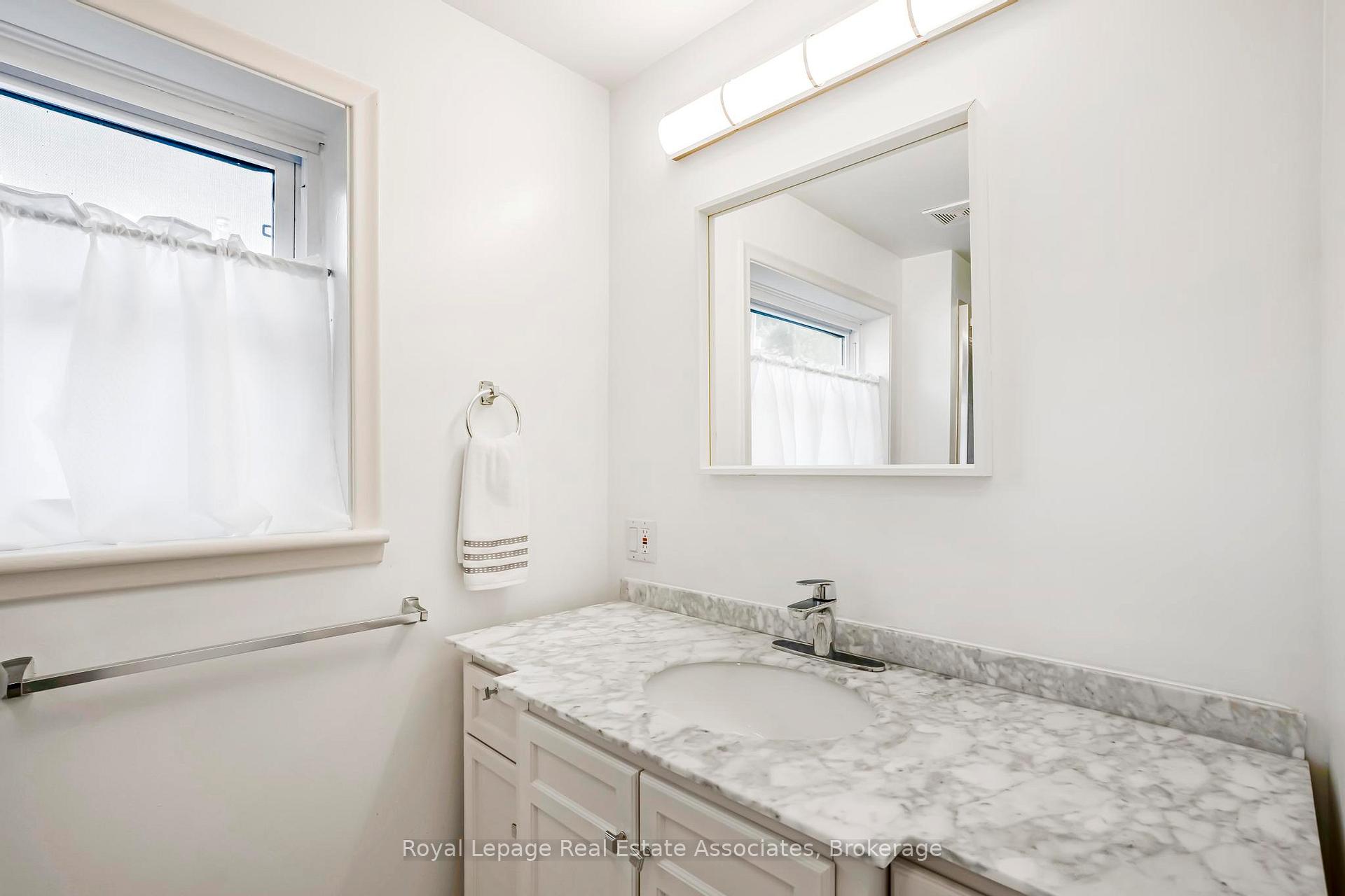 Photo 15 of 256 Chapel Street, Norfolk, Simcoe — HOMEH
