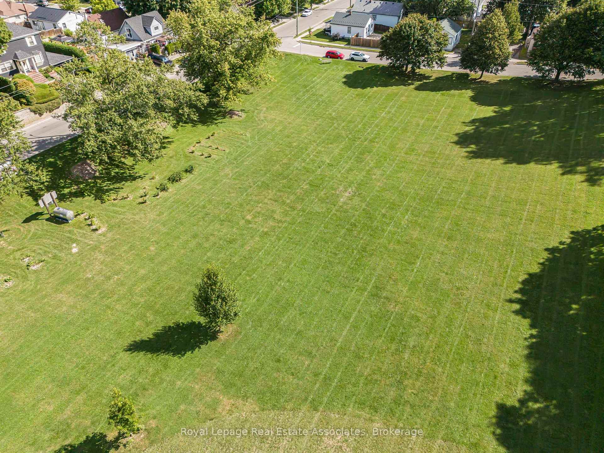 Photo 35 of 256 Chapel Street, Norfolk, Simcoe — HOMEH