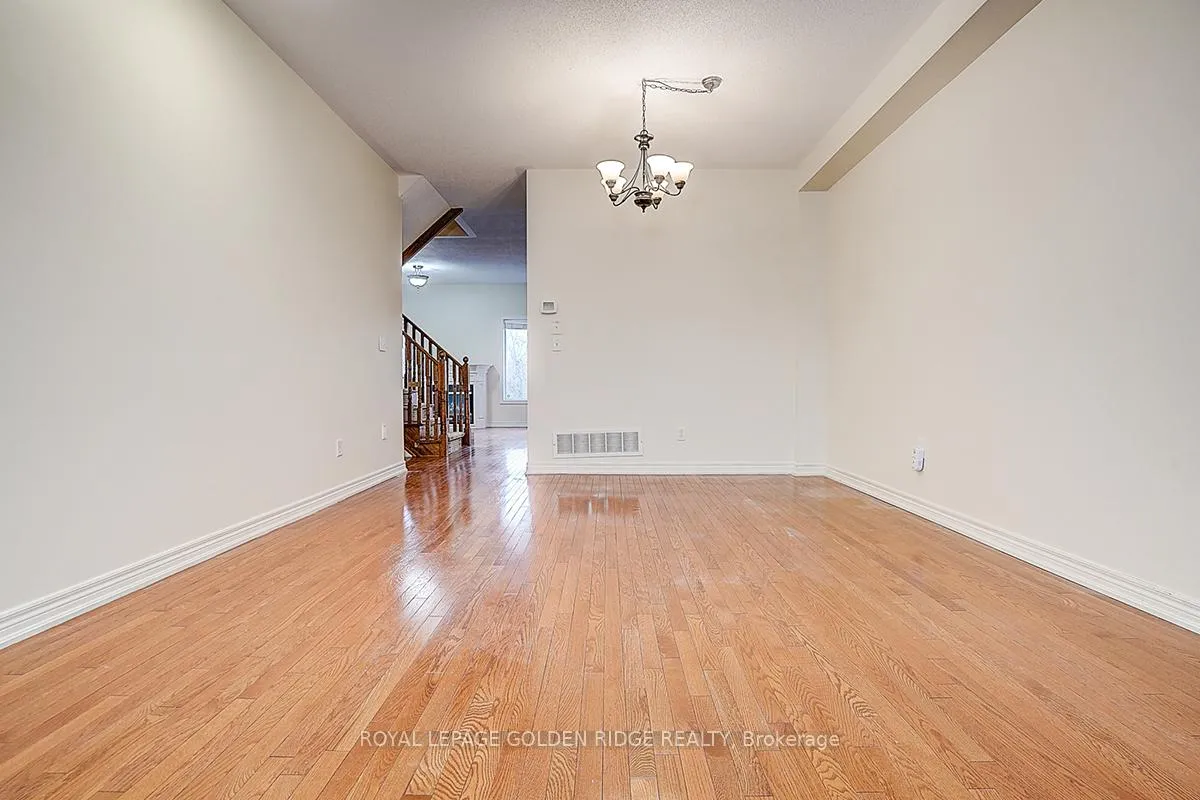 Photo 4 of 23 Drew Kelly Way, Markham, Buttonville — HOMEH