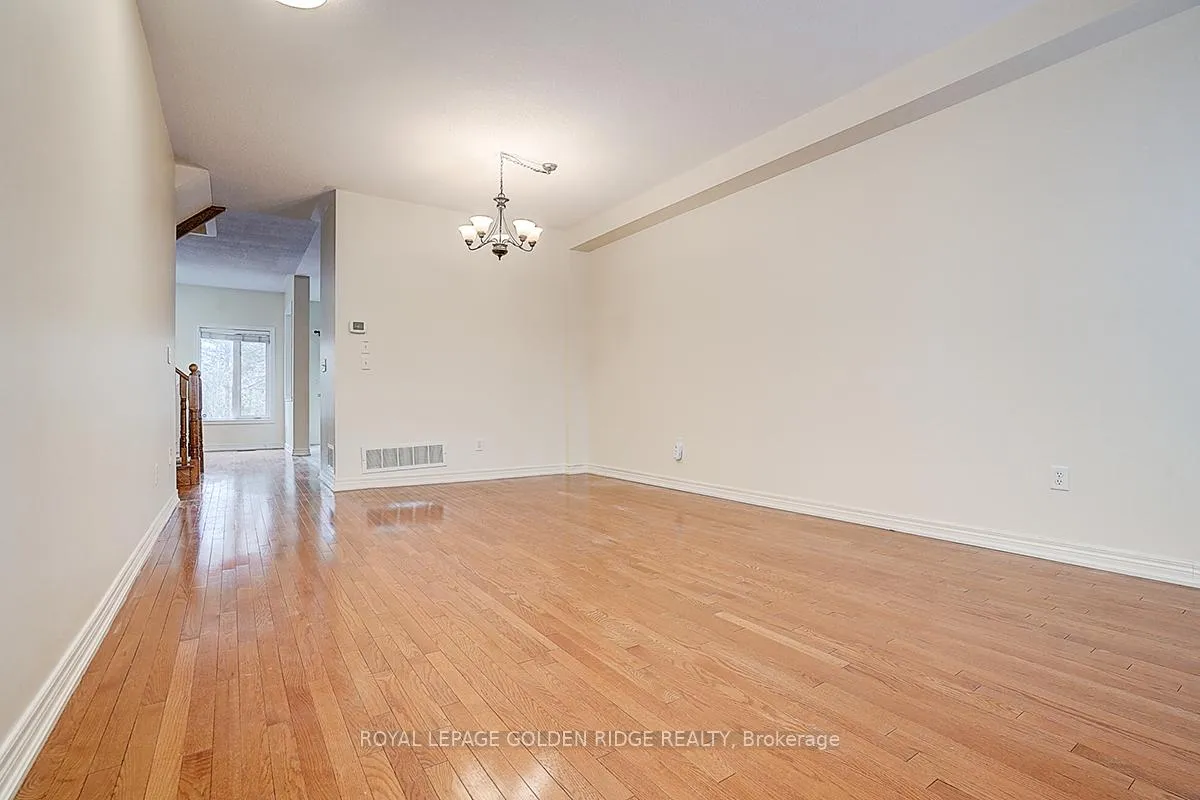 Photo 5 of 23 Drew Kelly Way, Markham, Buttonville — HOMEH