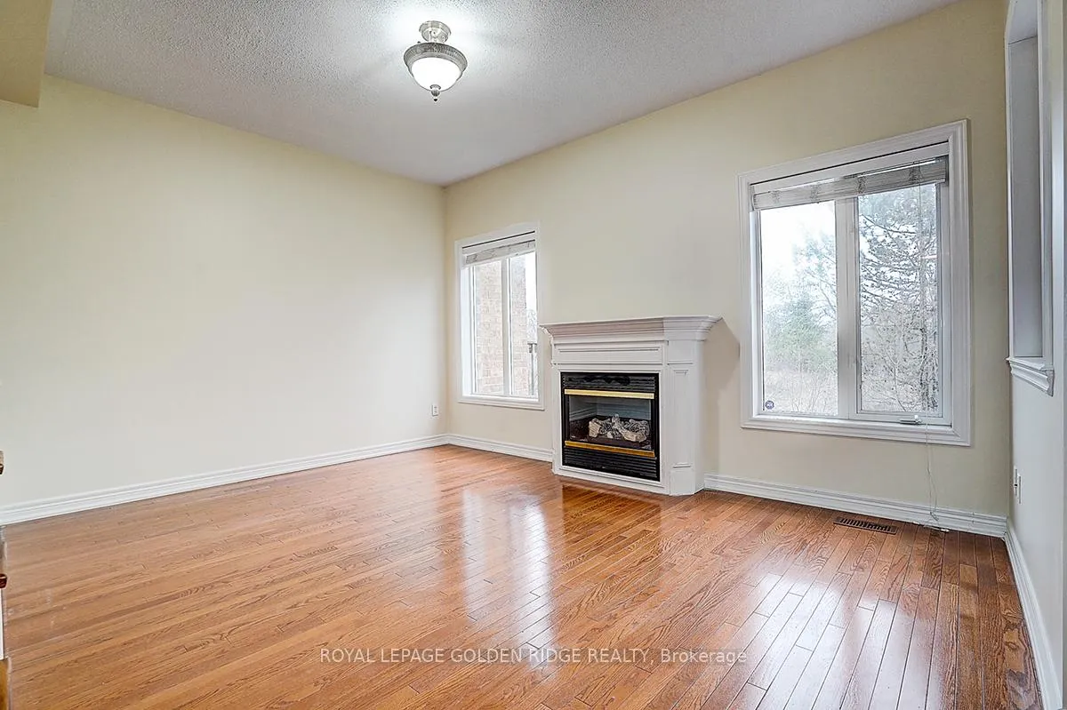 Photo 6 of 23 Drew Kelly Way, Markham, Buttonville — HOMEH