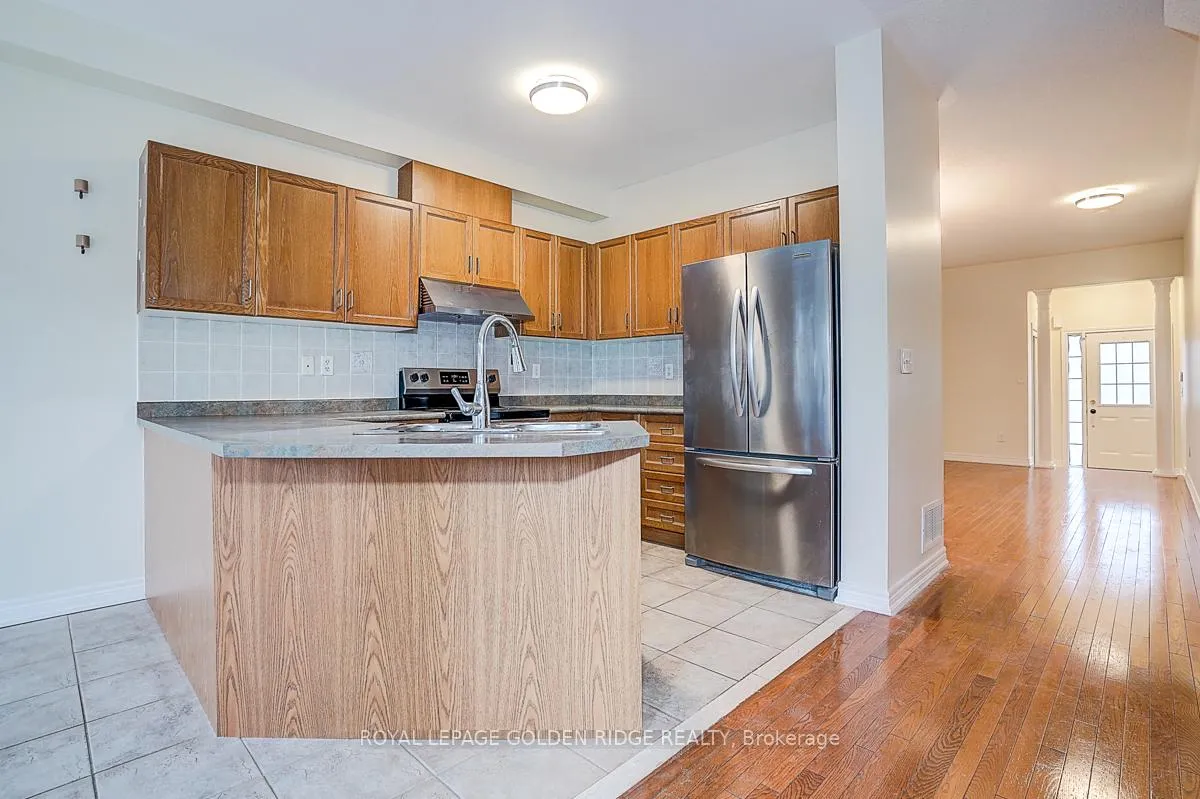 Photo 9 of 23 Drew Kelly Way, Markham, Buttonville — HOMEH
