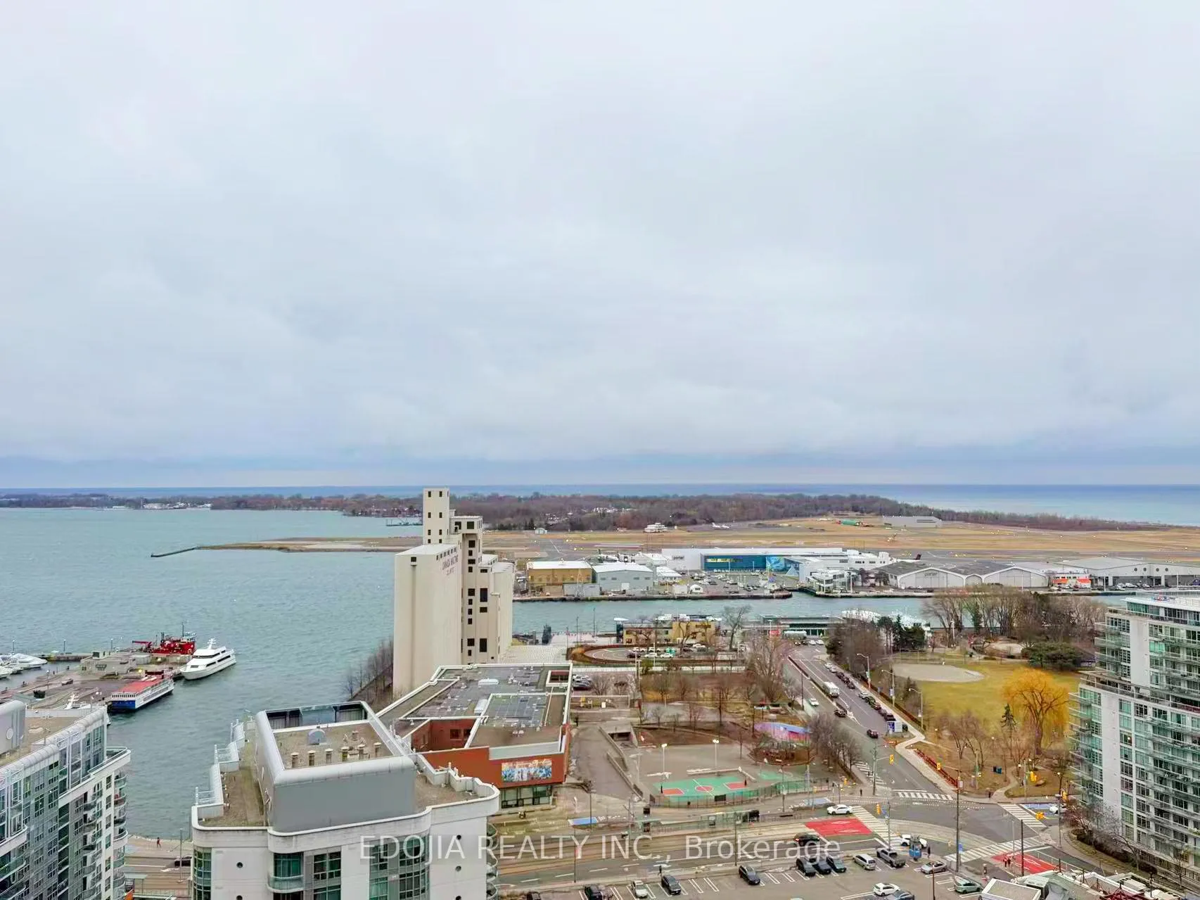 Photo 2 of Unit 2615, 17 Bathurst Street, Toronto, Waterfront Communities — HOMEH