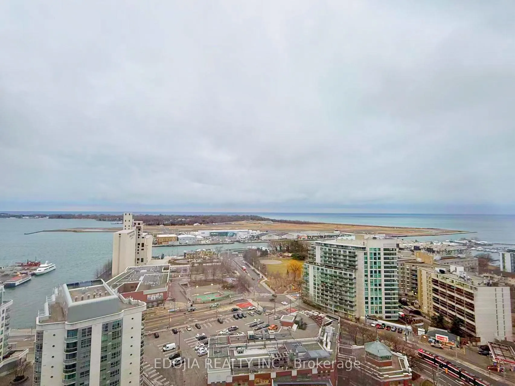 Photo 3 of Unit 2615, 17 Bathurst Street, Toronto, Waterfront Communities — HOMEH