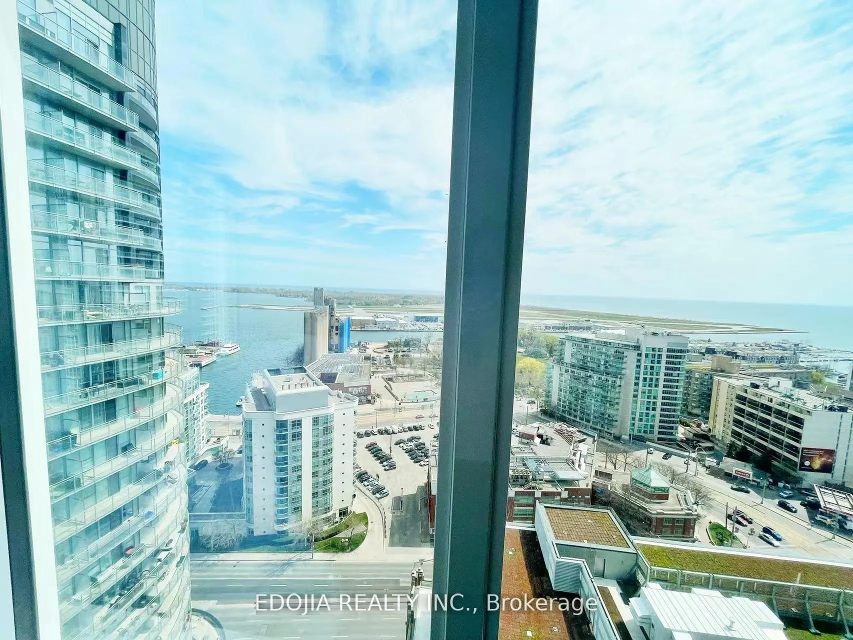 Photo 5 of Unit 2615, 17 Bathurst Street, Toronto, Waterfront Communities — HOMEH