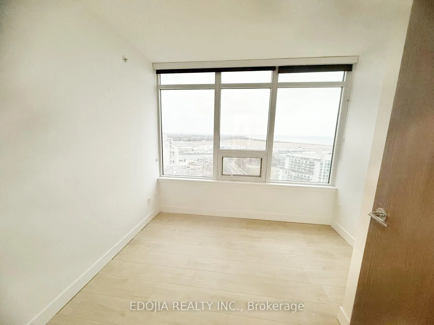 Photo 10 of Unit 2615, 17 Bathurst Street, Toronto, Waterfront Communities — HOMEH