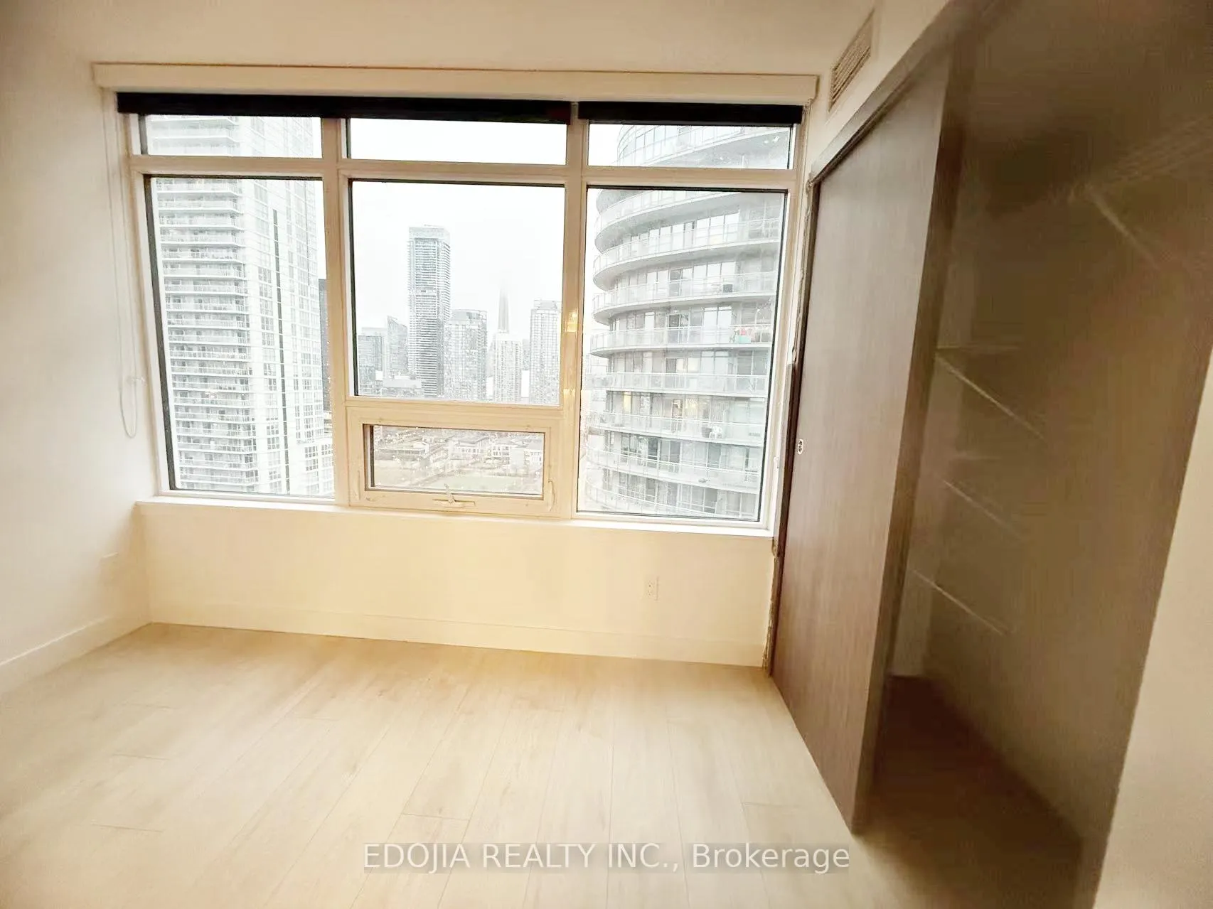 Photo 11 of Unit 2615, 17 Bathurst Street, Toronto, Waterfront Communities — HOMEH