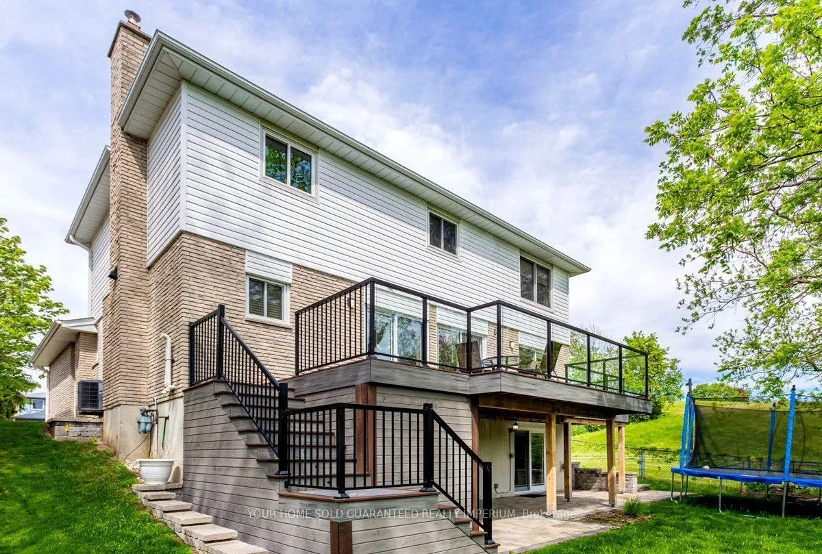 Photo 2 of 535 Broadgreen Street, Pickering, West Shore — HOMEH