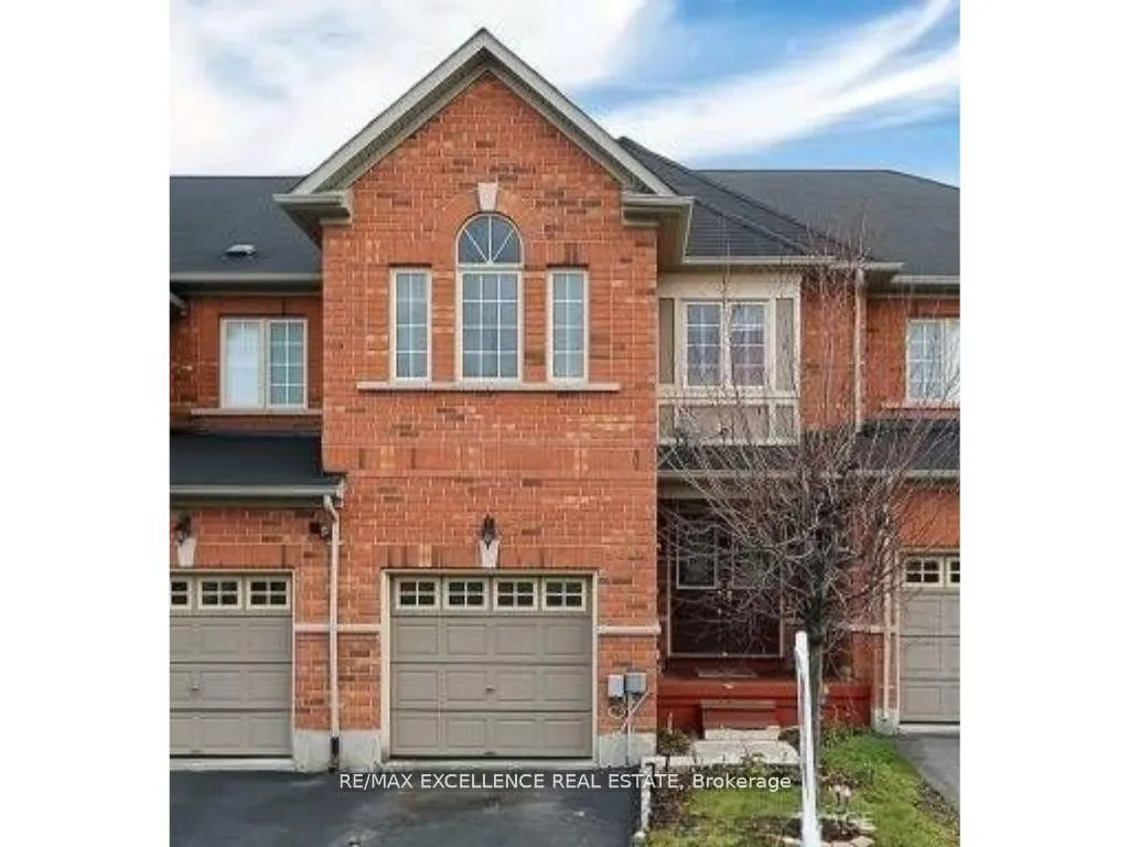 Front of 33 Lacebark Court