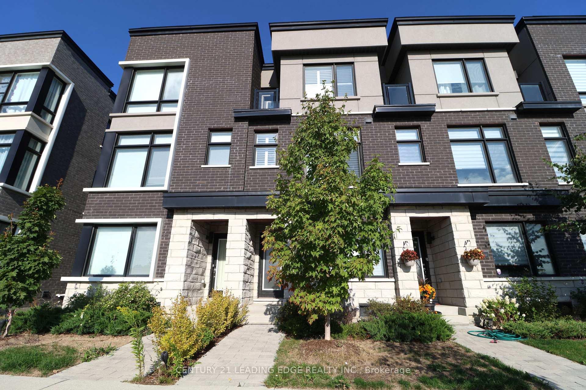 Photo 1 of 2644 Castlegate Crossing, Pickering, Duffin Heights — HOMEH