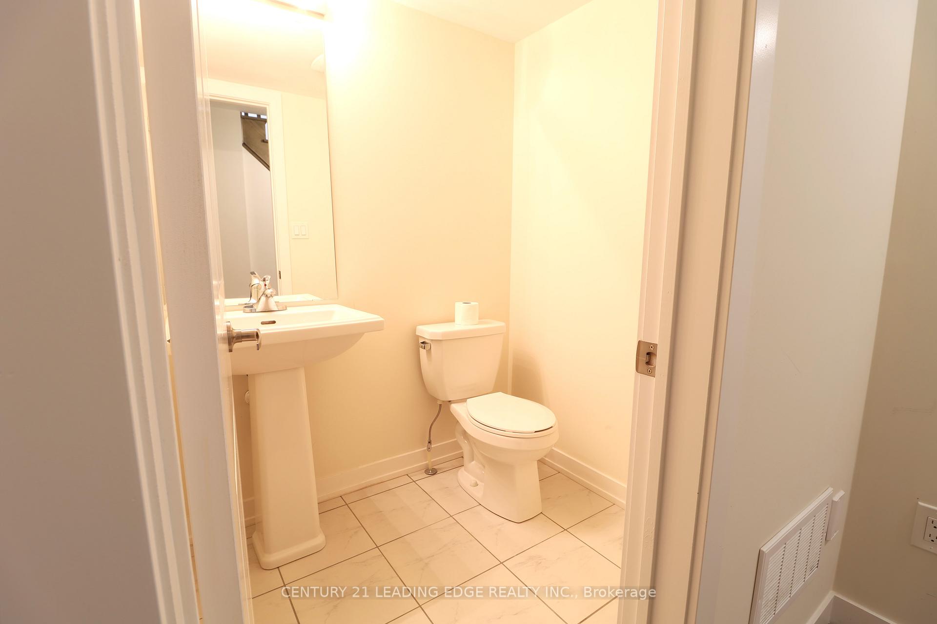 Photo 5 of 2644 Castlegate Crossing, Pickering, Duffin Heights — HOMEH