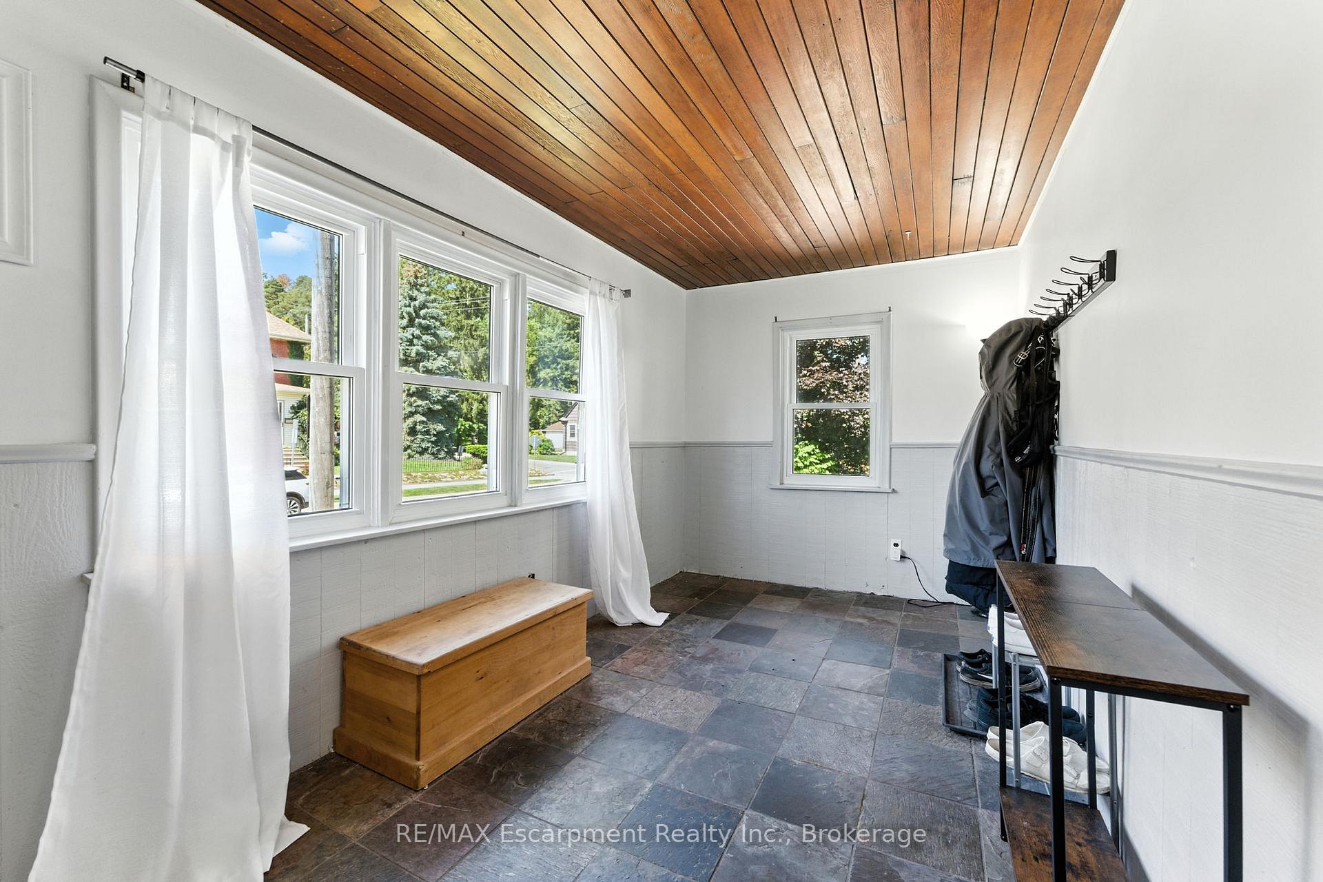Photo 5 of 103 Orchard Avenue, Norfolk, Simcoe — HOMEH